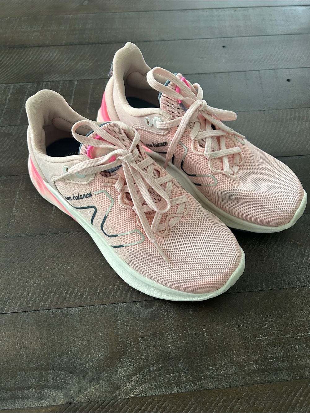 New Balance Freshfoam Roav Women's Light Pink Mesh Running Sneakers